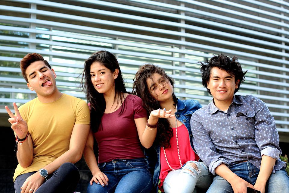 Estudiantes universitarios y las clases virtuales.